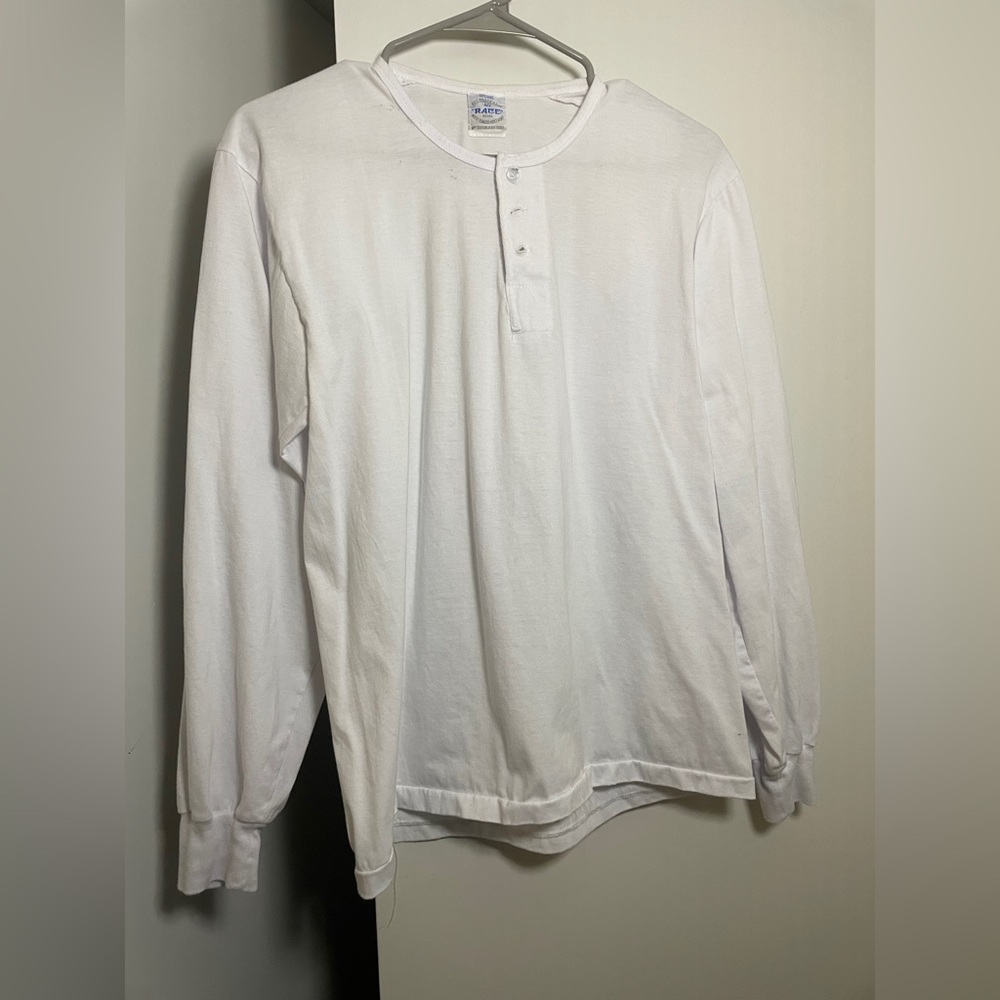 * L? white long-sleeve undershirt